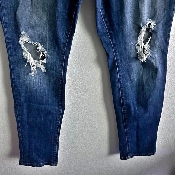 TORRID | Distressed Boyfriend Jeans High Rise Medium Wash | Size 12 - Picture 2 of 9